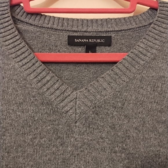 Banana Republic Men's Gray V-Neck Men's Sweater W/ Elbow Patches Size Large - Picture 6 of 8